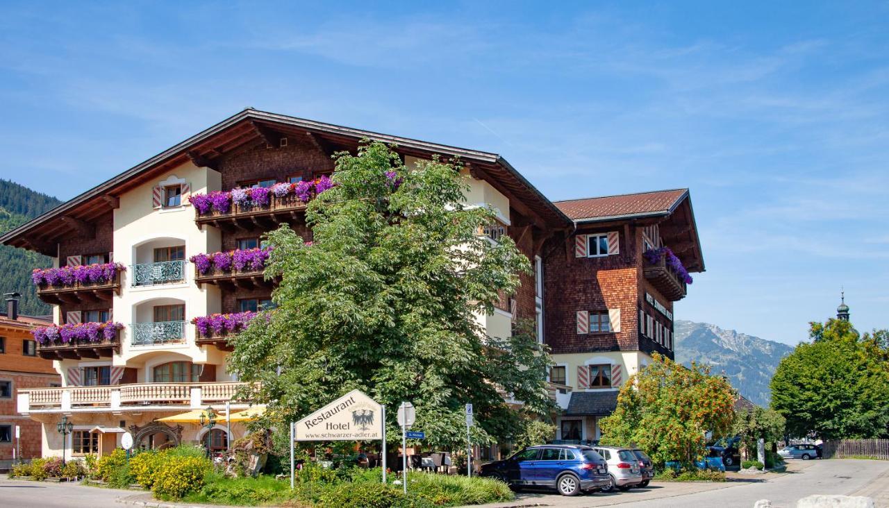 Das Traditionshotel Schwarzer Adler Tannheim Buitenkant foto