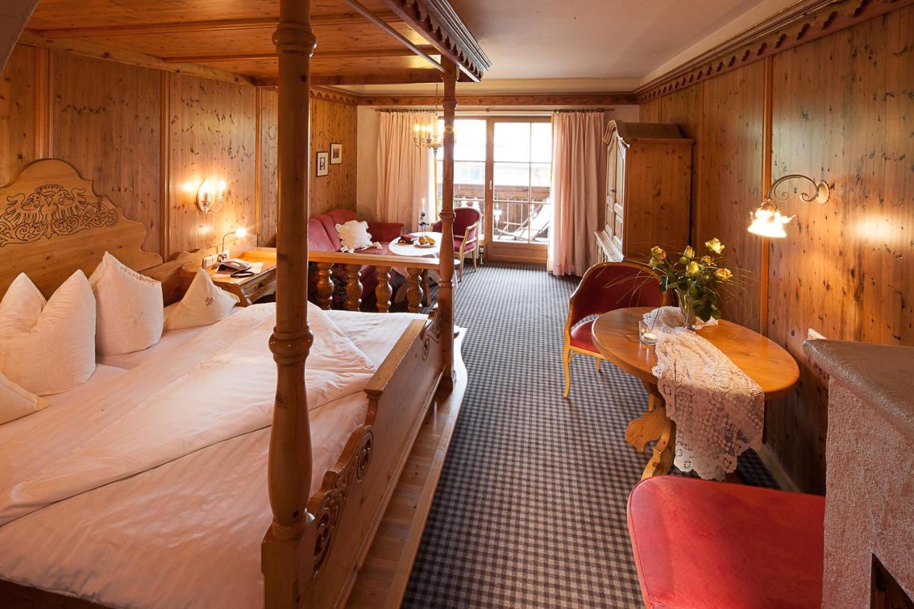 Das Traditionshotel Schwarzer Adler Tannheim Buitenkant foto