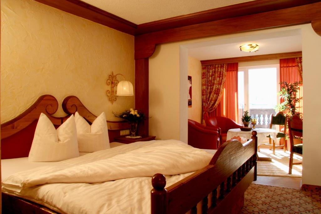 Das Traditionshotel Schwarzer Adler Tannheim Kamer foto