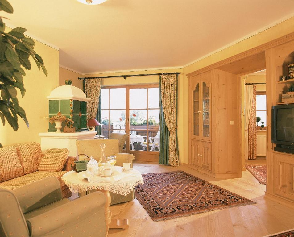 Das Traditionshotel Schwarzer Adler Tannheim Kamer foto