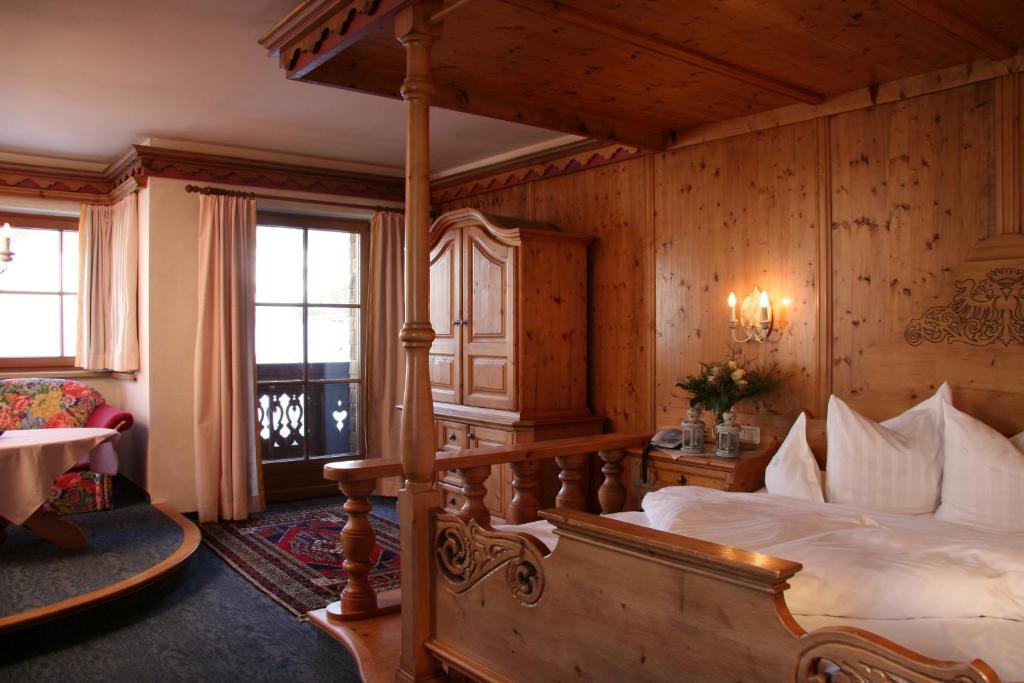 Das Traditionshotel Schwarzer Adler Tannheim Kamer foto