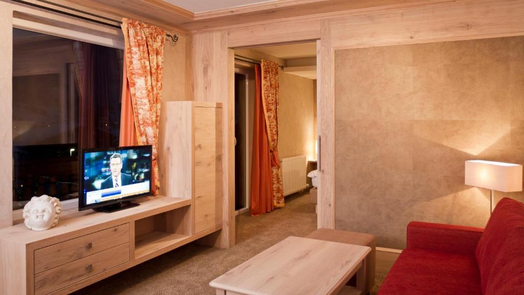 Das Traditionshotel Schwarzer Adler Tannheim Kamer foto