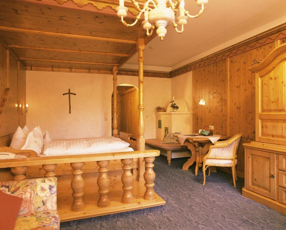 Das Traditionshotel Schwarzer Adler Tannheim Kamer foto