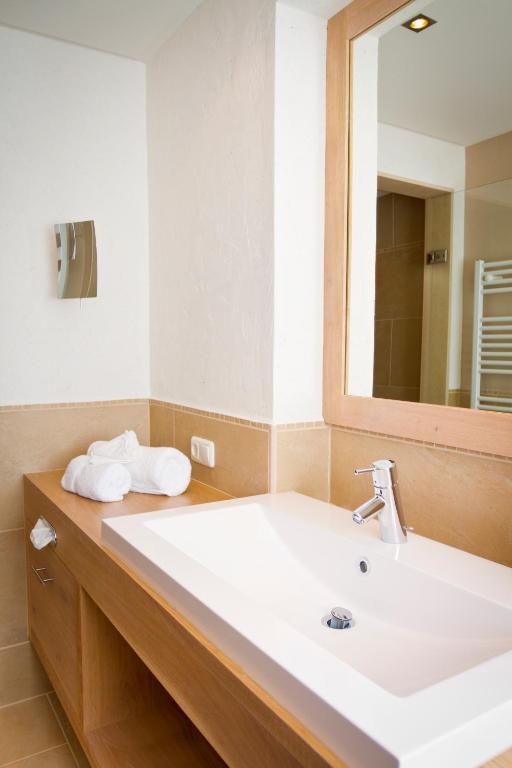 Das Traditionshotel Schwarzer Adler Tannheim Kamer foto