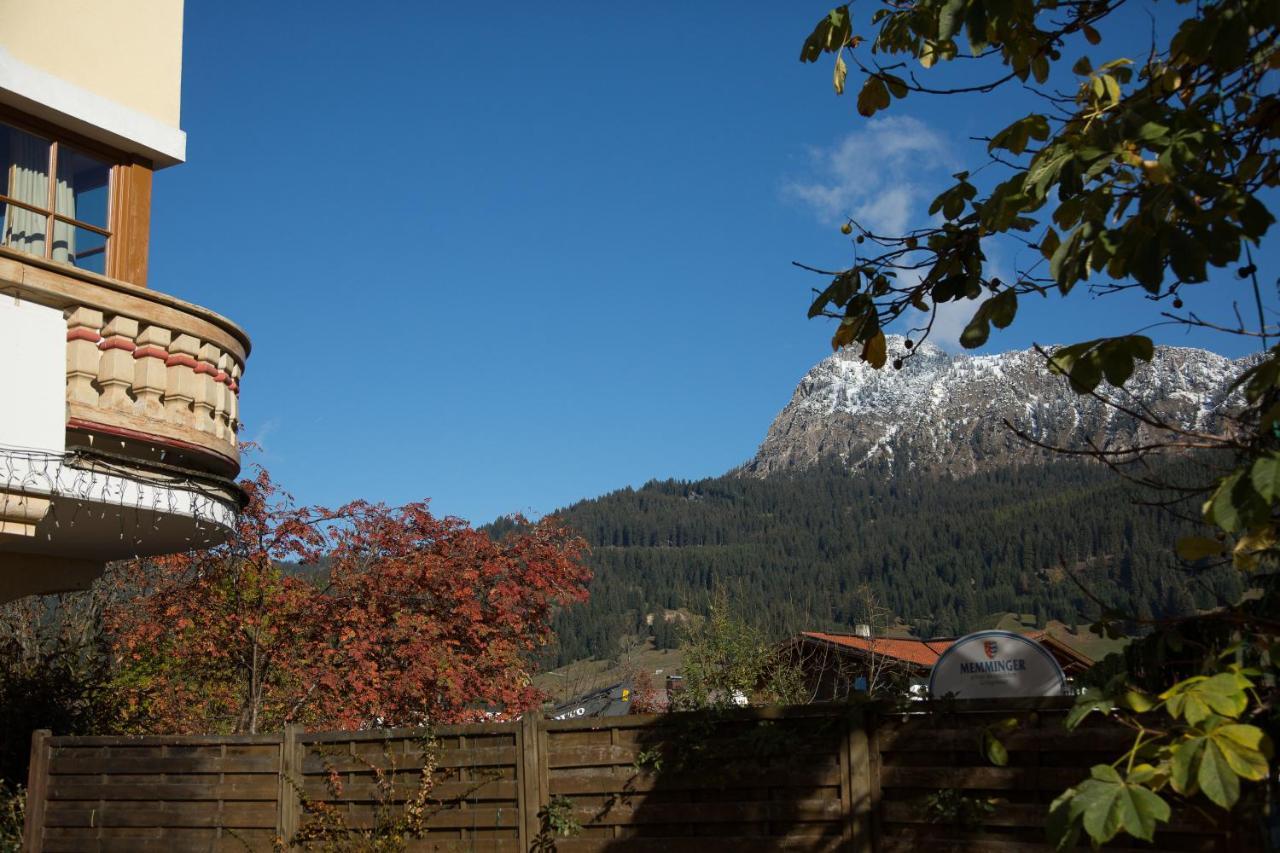 Das Traditionshotel Schwarzer Adler Tannheim Buitenkant foto