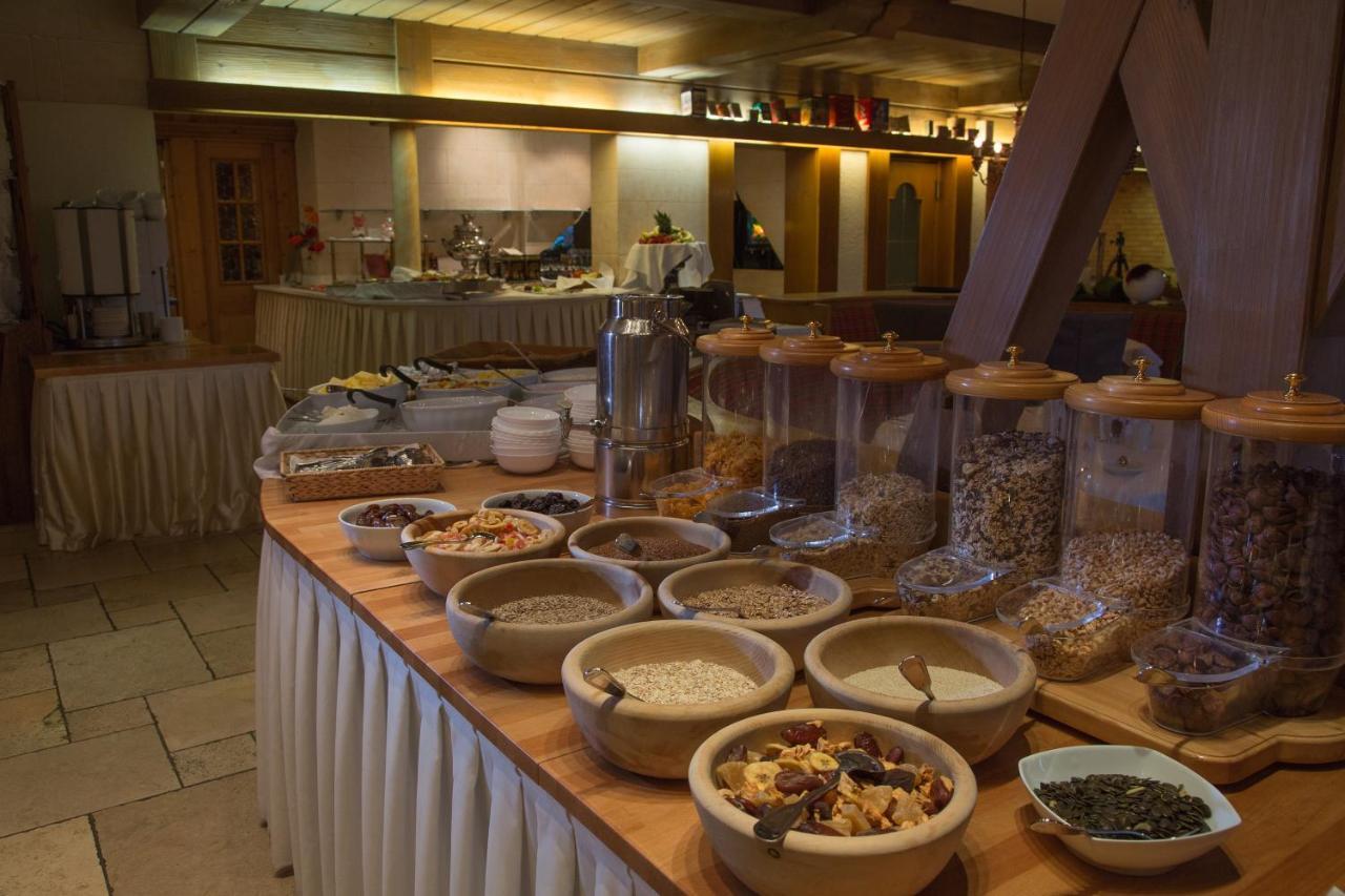 Das Traditionshotel Schwarzer Adler Tannheim Buitenkant foto